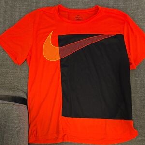 Nike Men's Orange and Black Short Sleeve Tee